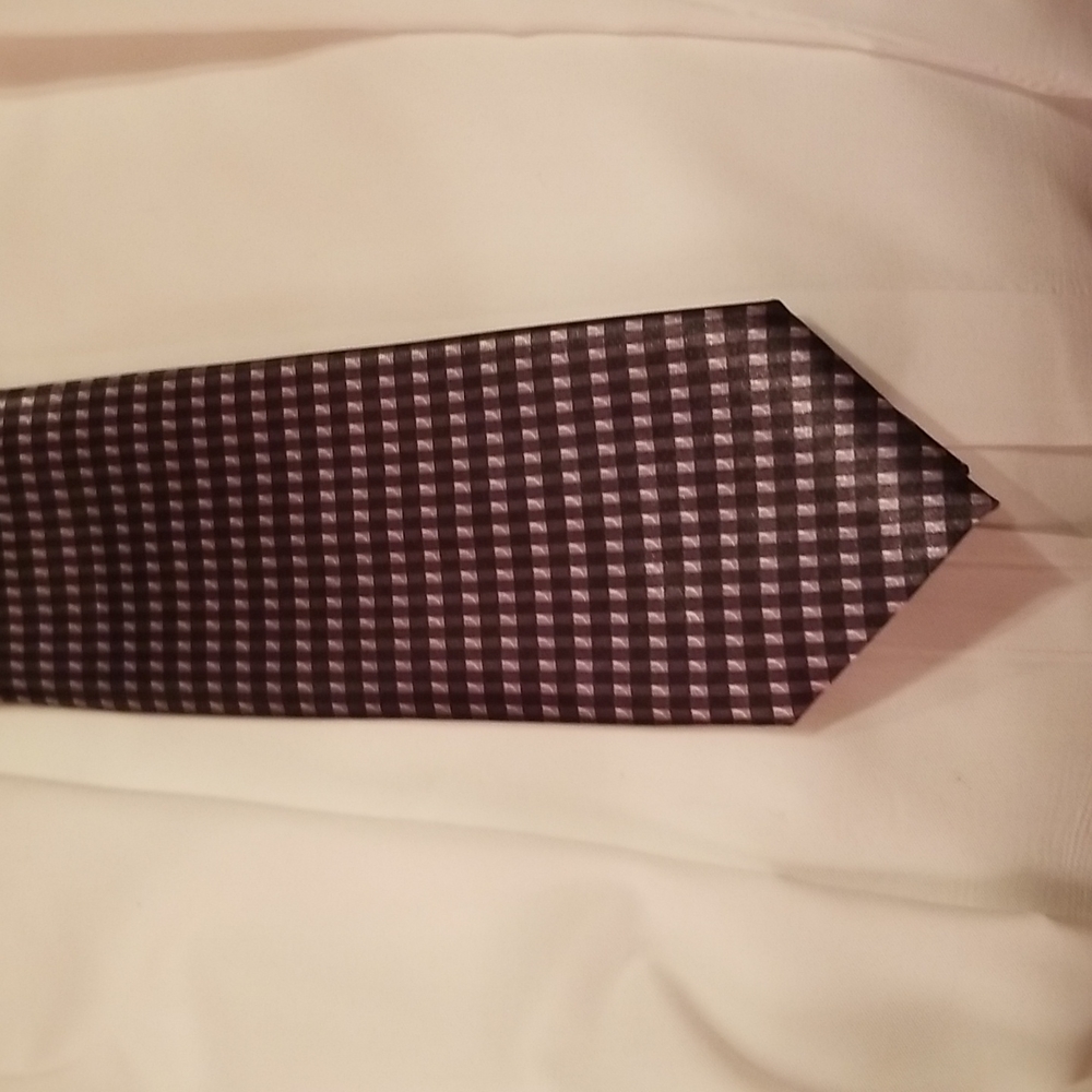 Silk Tie. Black and Silver
